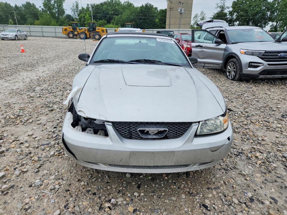 57635836 :رقم المزاد ، 1FAFP44433F404976 vin ، 2003 Ford Mustang مزاد بيع