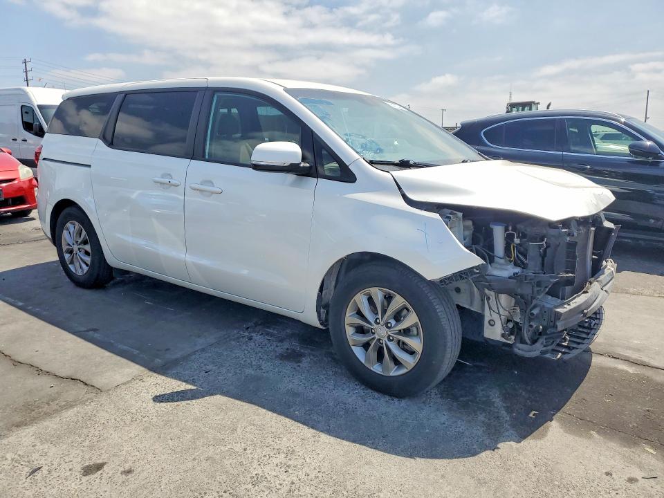 56492526 :رقم المزاد ، KNDMB5C18L6634803 vin ، 2020 Kia Sedona مزاد بيع