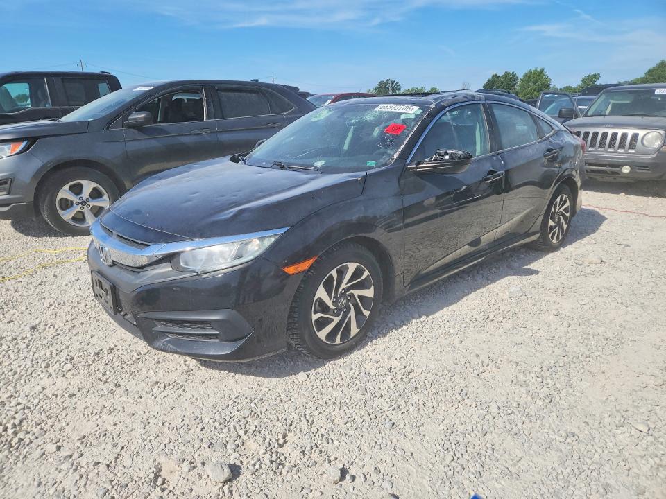 55933706 :رقم المزاد ، 19XFC2F75JE044215 vin ، 2018 Honda Civic مزاد بيع