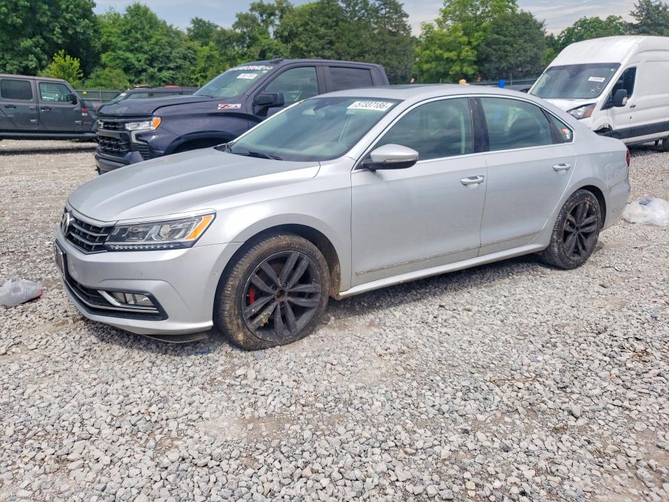 2017 Volkswagen Passat მანქანა იყიდება აუქციონზე, vin: 1VWCT7A37HC002972, აუქციონის ნომერი: 57337186