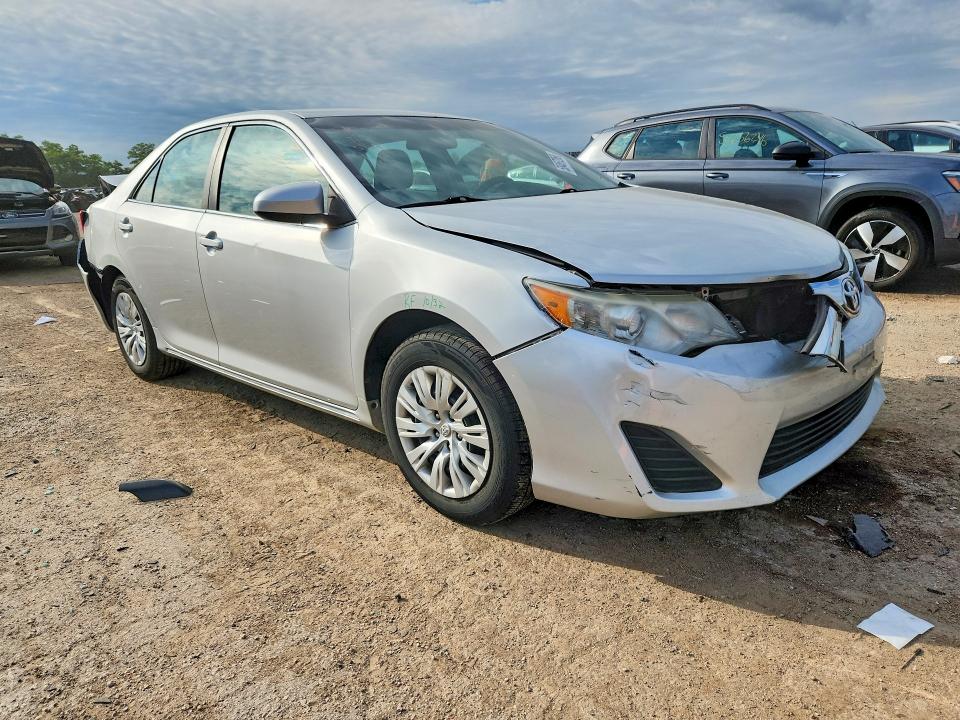 58467266 :رقم المزاد ، 4T4BF1FK8ER351181 vin ، 2014 Toyota Camry مزاد بيع