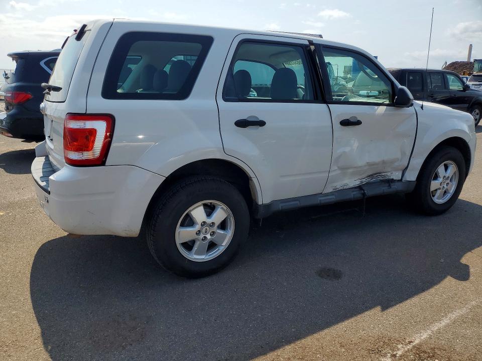 2011 Ford Escape მანქანა იყიდება აუქციონზე, vin: 1FMCU0C70BKB14478, აუქციონის ნომერი: 55850256