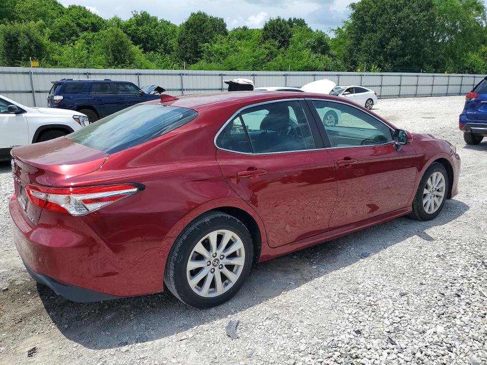 55868236 :رقم المزاد ، 4T1B11HK4KU844826 vin ، 2019 Toyota Camry مزاد بيع