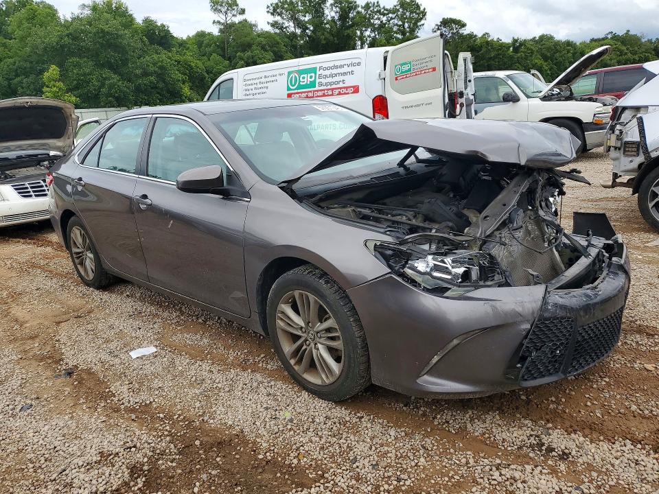 57051346 :رقم المزاد ، 4T1BF1FK0FU057043 vin ، 2015 Toyota Camry مزاد بيع