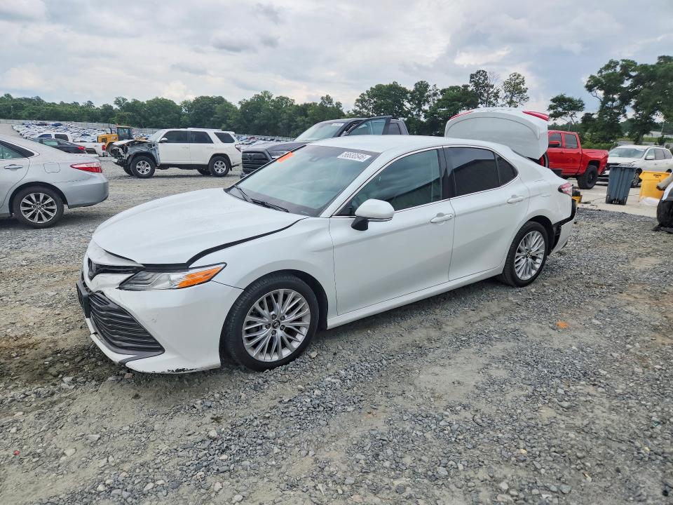 2018 Toyota Camry მანქანა იყიდება აუქციონზე, vin: 4T1B11HK0JU004282, აუქციონის ნომერი: 56630546