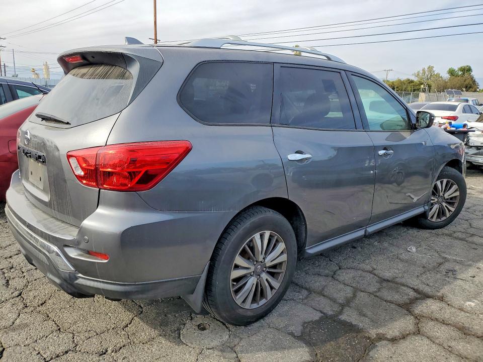 55997056 :رقم المزاد ، 5N1DR2MN9KC600652 vin ، 2019 Nissan Pathfinder مزاد بيع