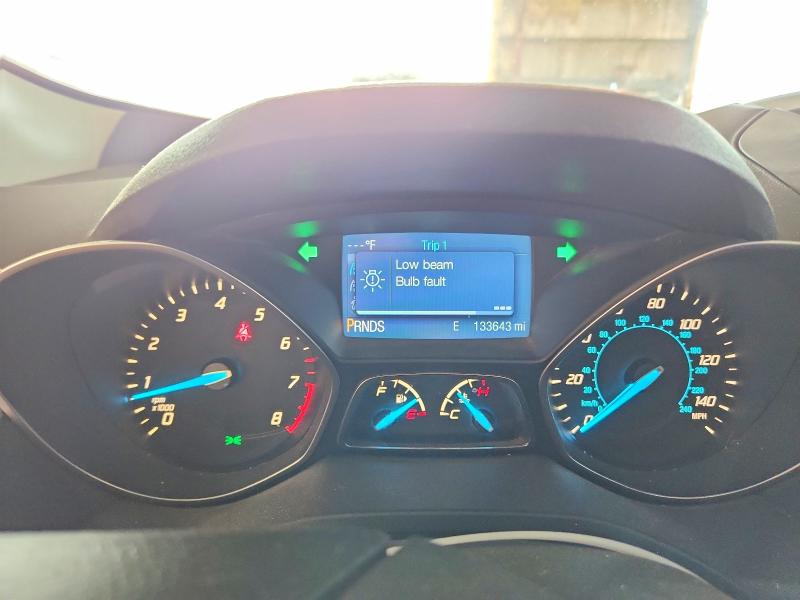 56258826 :رقم المزاد ، 1FMCU0G79FUB73050 vin ، 2015 Ford Escape مزاد بيع