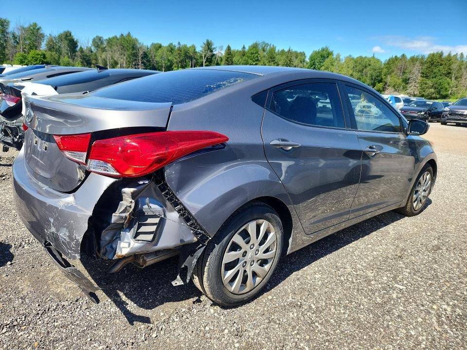 2011 Hyundai Elantra მანქანა იყიდება აუქციონზე, vin: 5NPDH4AE3BH055141, აუქციონის ნომერი: 57215466