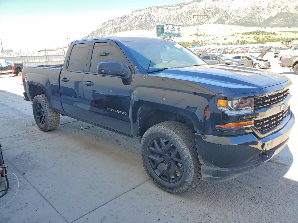 57154486 :رقم المزاد ، 1GCVKPEC1JZ377400 vin ، 2018 Chevrolet Silverado مزاد بيع