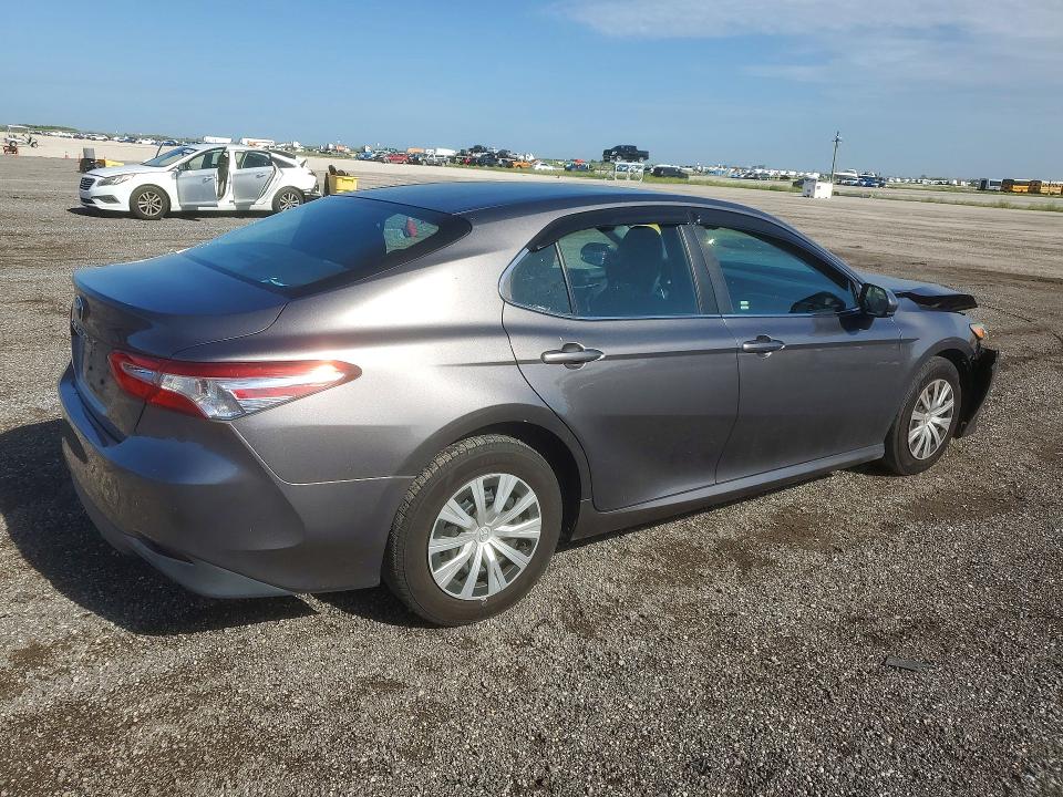 Продажа на аукционе авто 2018 Toyota Camry, vin: 4T1B11HK4JU565150, номер лота: 58319036