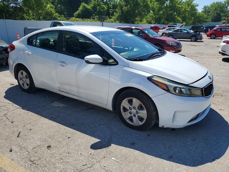 2018 Kia Forte მანქანა იყიდება აუქციონზე, vin: 3KPFL4A7XJE181721, აუქციონის ნომერი: 57271926