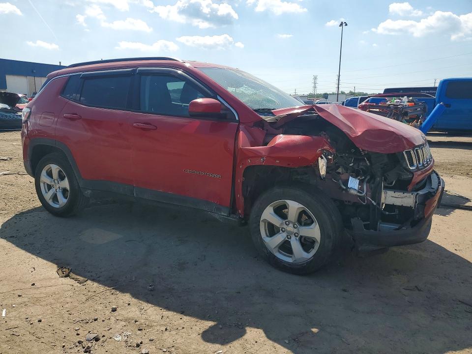 56530206 :رقم المزاد ، 3C4NJDBB7JT366180 vin ، 2018 Jeep Compass مزاد بيع
