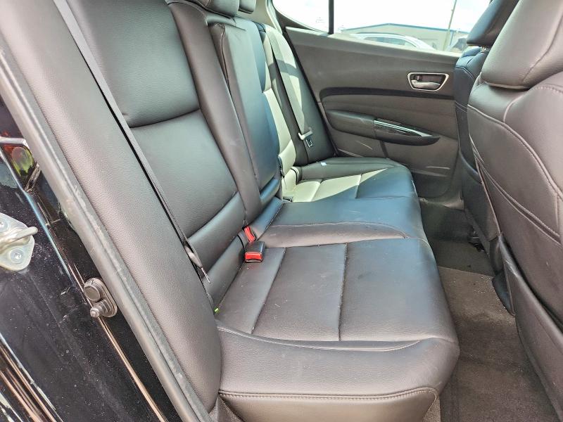 57065066 :رقم المزاد ، 19UUB1F33JA009551 vin ، 2018 Acura Tlx مزاد بيع