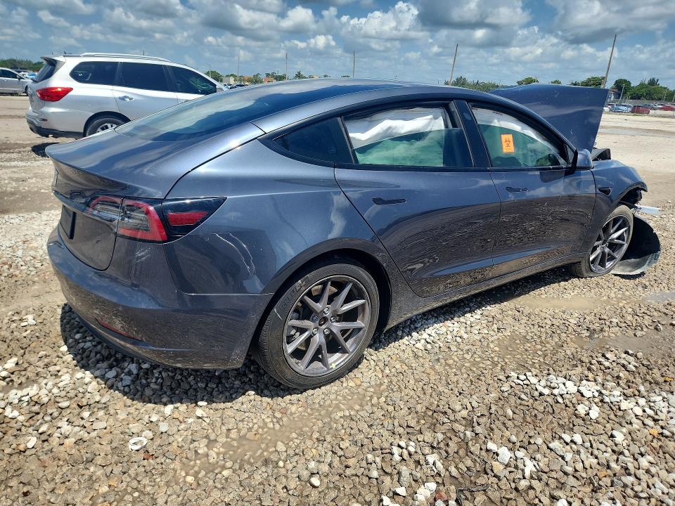 59067776 :رقم المزاد ، 5YJ3E1EA0MF081711 vin ، 2021 Tesla Model 3 مزاد بيع