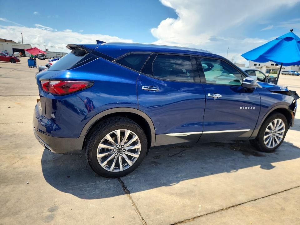 56308126 :رقم المزاد ، 3GNKBFRS5NS129210 vin ، 2022 Chevrolet Blazer مزاد بيع