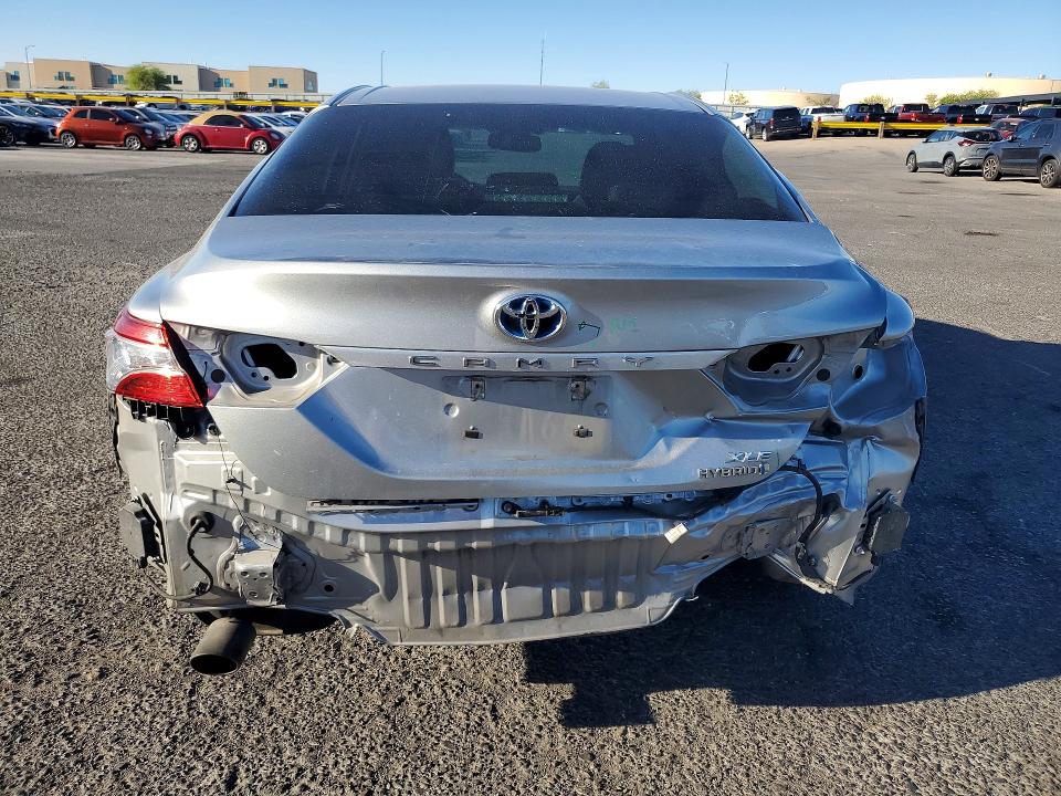 56707656 :رقم المزاد ، 4T1B21HKXJU507248 vin ، 2018 Toyota Camry Hybrid مزاد بيع