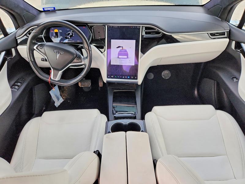 58758466 :رقم المزاد ، 5YJXCAE28JF092046 vin ، 2018 Tesla Model X مزاد بيع