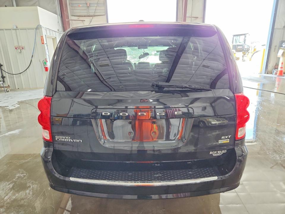 57770316 :رقم المزاد ، 2C4RDGCG9JR207653 vin ، 2018 Dodge Grand Caravan مزاد بيع