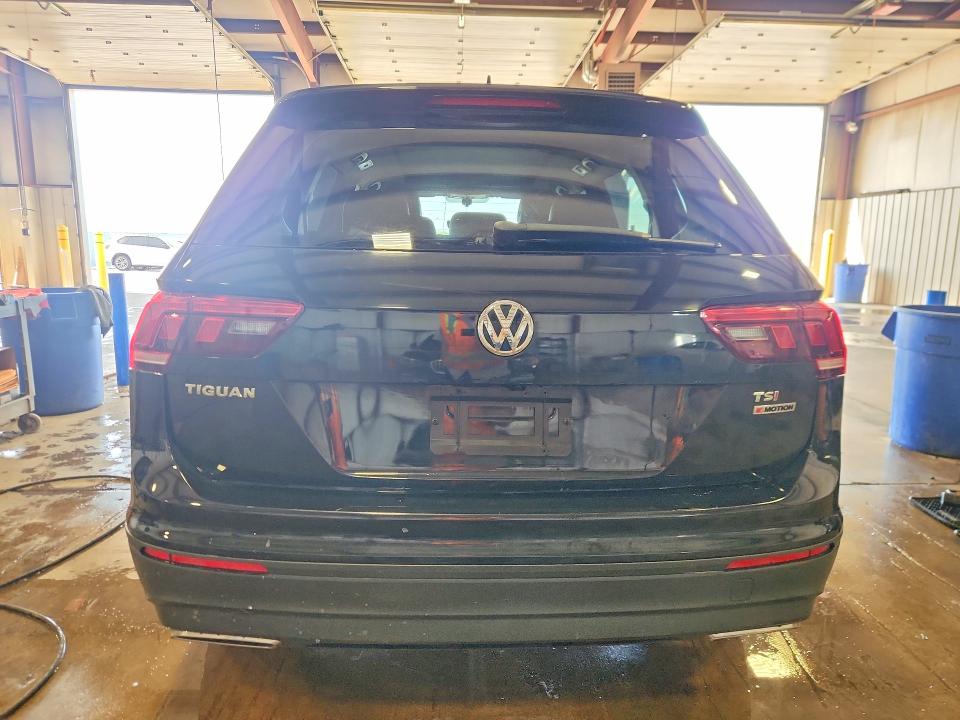 56128266 :رقم المزاد ، 3VV3B7AX7MM143186 vin ، 2021 Volkswagen Tiguan مزاد بيع
