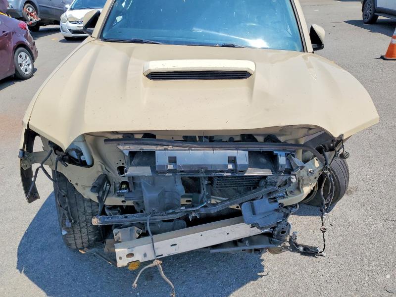 56152096 :رقم المزاد ، 3TMAZ5CN5JM057047 vin ، 2018 Toyota Tacoma مزاد بيع