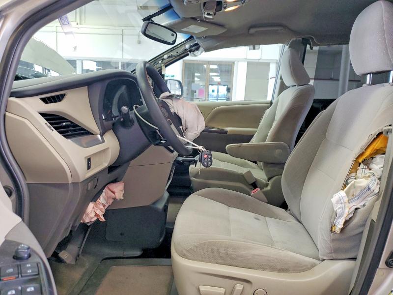Продажа на аукционе авто 2015 Toyota Sienna, vin: 5TDKK3DC8FS627771, номер лота: 55572736