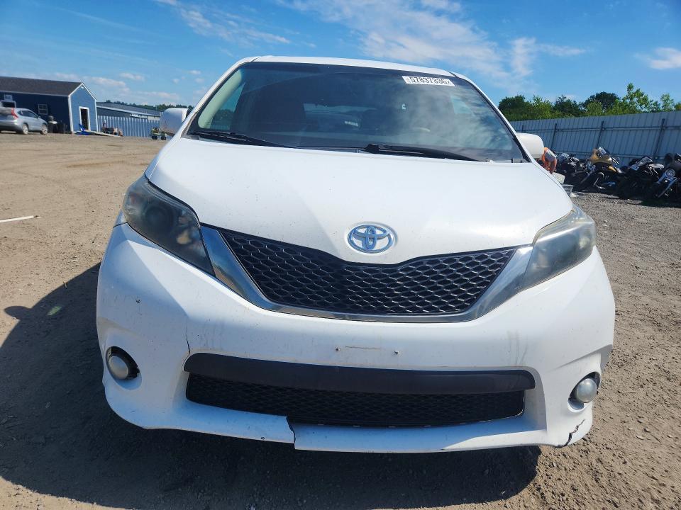 57837336 :رقم المزاد ، 5TDXK3DC8BS147052 vin ، 2011 Toyota Sienna مزاد بيع