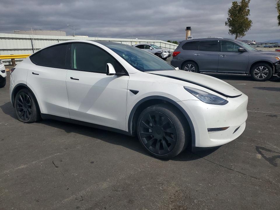 58029946 :رقم المزاد ، 5YJYGAEE2MF155021 vin ، 2021 Tesla Model Y مزاد بيع