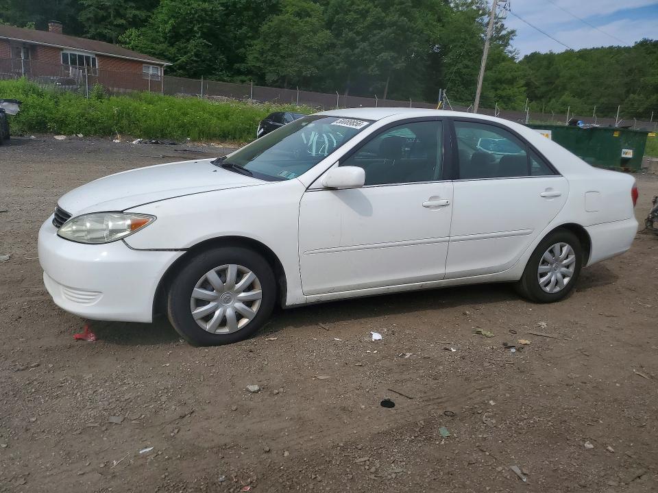 2005 Toyota Camry მანქანა იყიდება აუქციონზე, vin: 4T1BE32K05U587533, აუქციონის ნომერი: 58089856