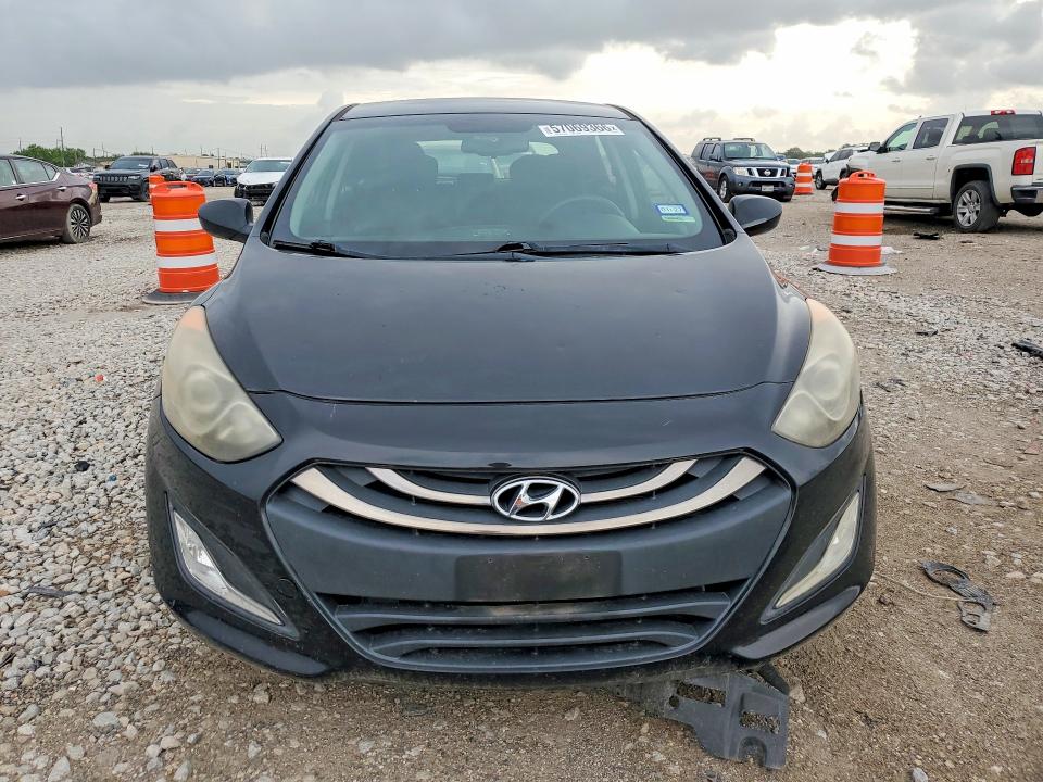 2013 Hyundai Elantra Gt მანქანა იყიდება აუქციონზე, vin: KMHD35LE8DU040012, აუქციონის ნომერი: 57069366
