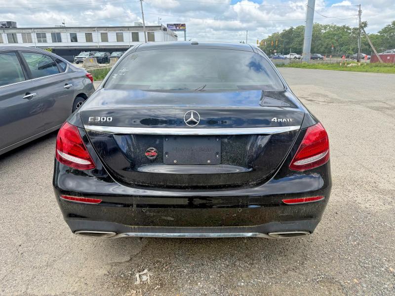 55903696 :رقم المزاد ، WDDZF4KB1HA012777 vin ، 2017 Mercedes-benz E مزاد بيع
