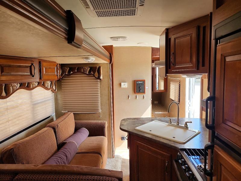 59279586 :رقم المزاد ، 4YDT28R27EV501419 vin ، 2014 Keystone Cougar مزاد بيع