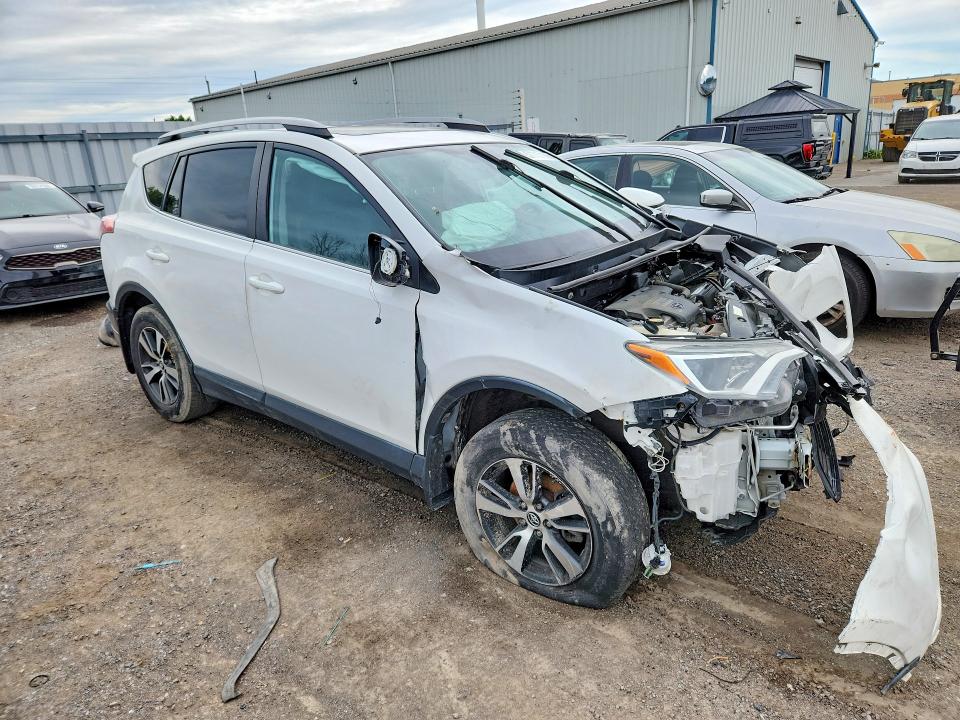 57710186 :رقم المزاد ، 2T3RFREV9HW654520 vin ، 2017 Toyota Rav4 مزاد بيع