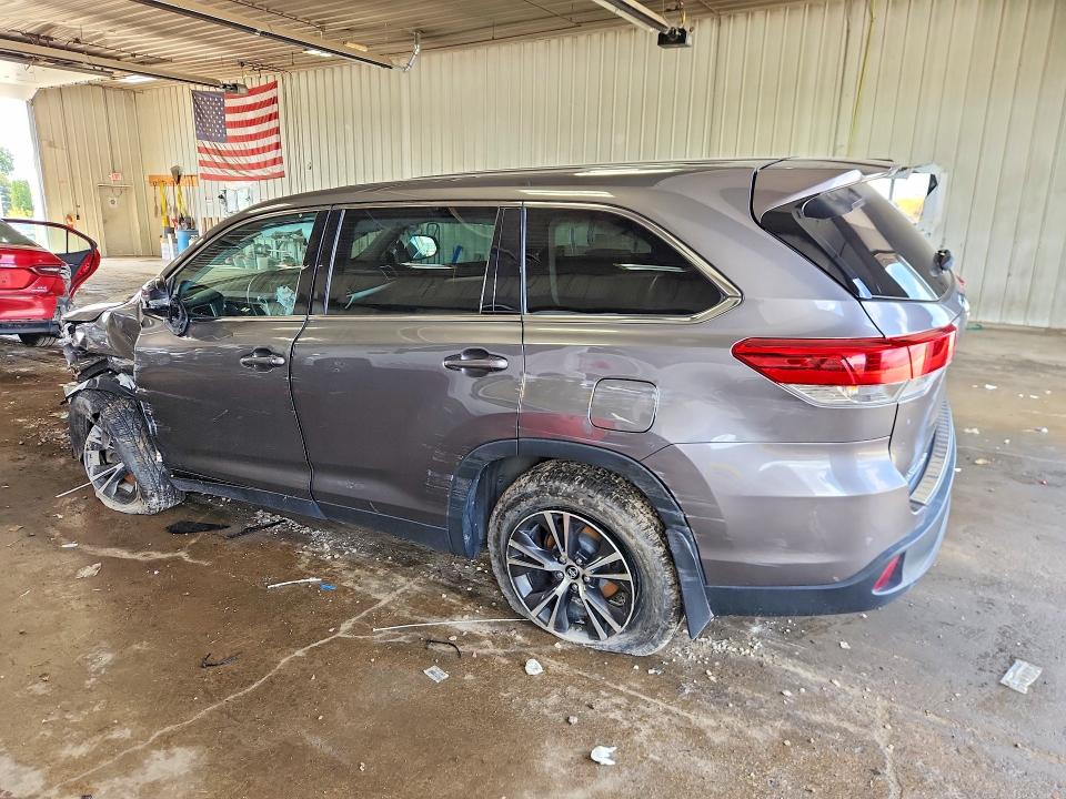 59079766 :رقم المزاد ، 5TDBZRFH3KS977777 vin ، 2019 Toyota Highlander مزاد بيع