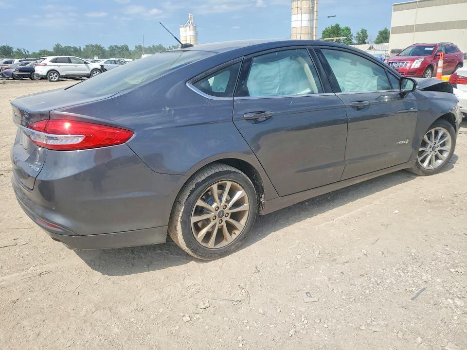 56125706 :رقم المزاد ، 3FA6P0LU6HR307436 vin ، 2017 Ford Fusion مزاد بيع