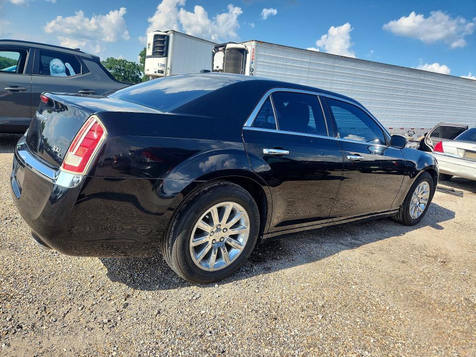 2014 Chrysler 300c მანქანა იყიდება აუქციონზე, vin: 2C3CCAET5EH118324, აუქციონის ნომერი: 54309326