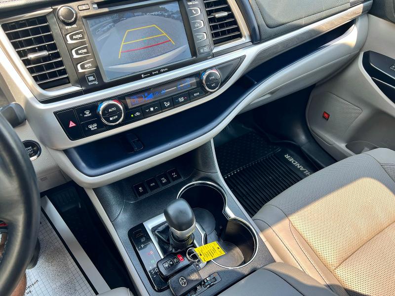 58083736 :رقم المزاد ، 5TDDZRFH2JS908604 vin ، 2018 Toyota Highlander مزاد بيع