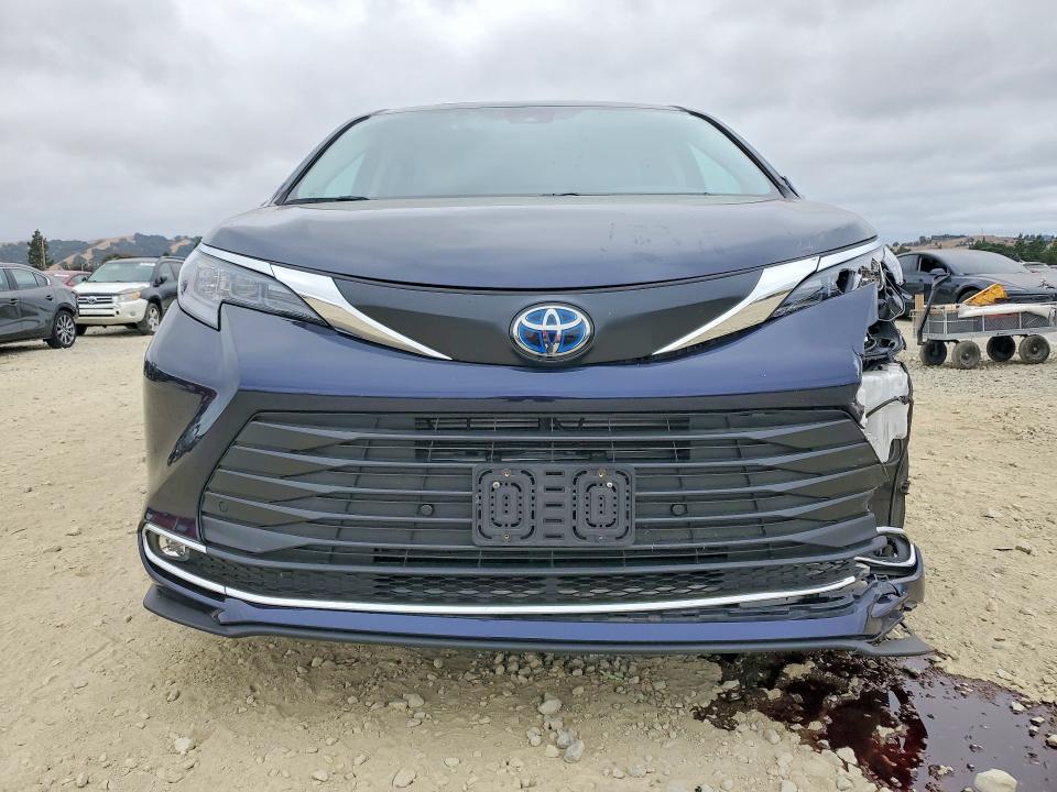 Продажа на аукционе авто 2024 Toyota Sienna, vin: 5TDYRKEC7RS214727, номер лота: 58258266