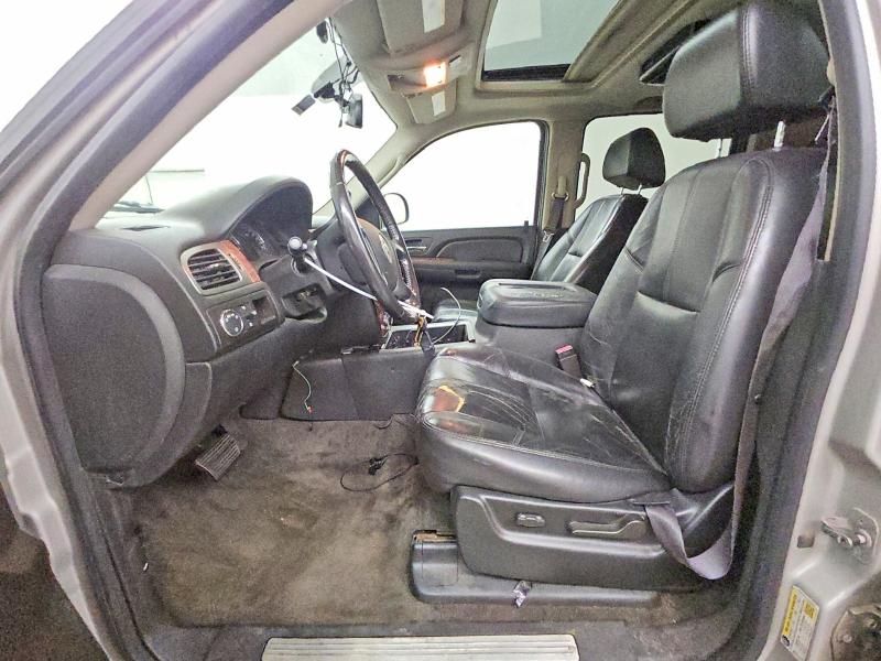 57665496 :رقم المزاد ، 1GNFC16J77J372227 vin ، 2007 Chevrolet Suburban مزاد بيع