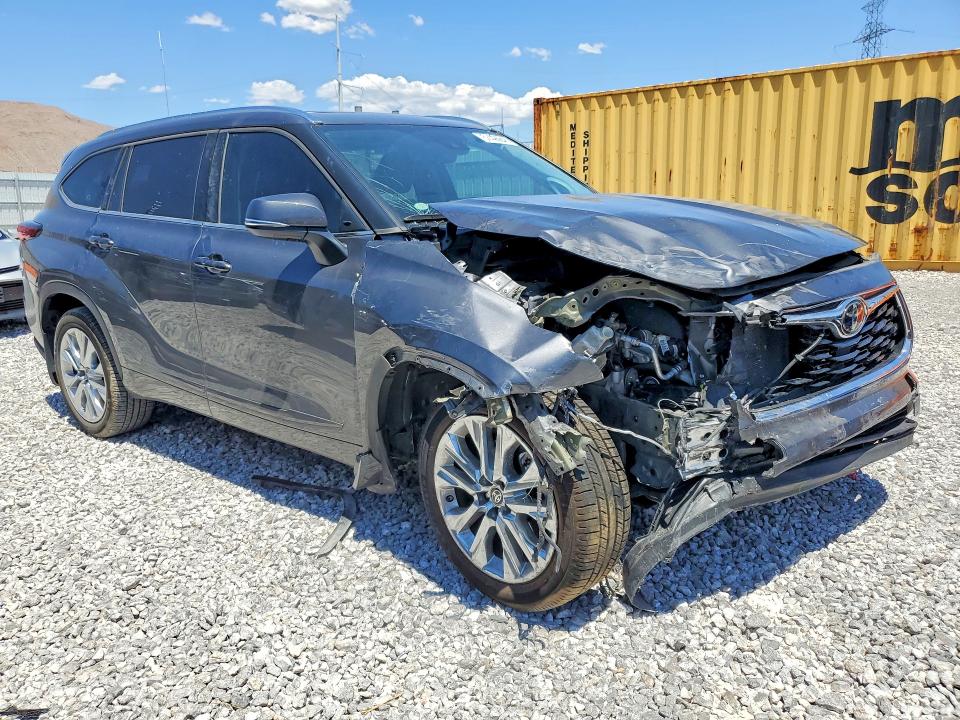 Продаж на аукціоні авто 2022 Toyota Highlander, vin: 5TDDZRBH9NS572168, номер лоту: 57426846