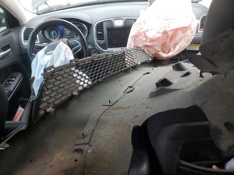 Продажа на аукционе авто 2018 Chrysler 300, vin: 2C3CCAAGXJH190252, номер лота: 55090016