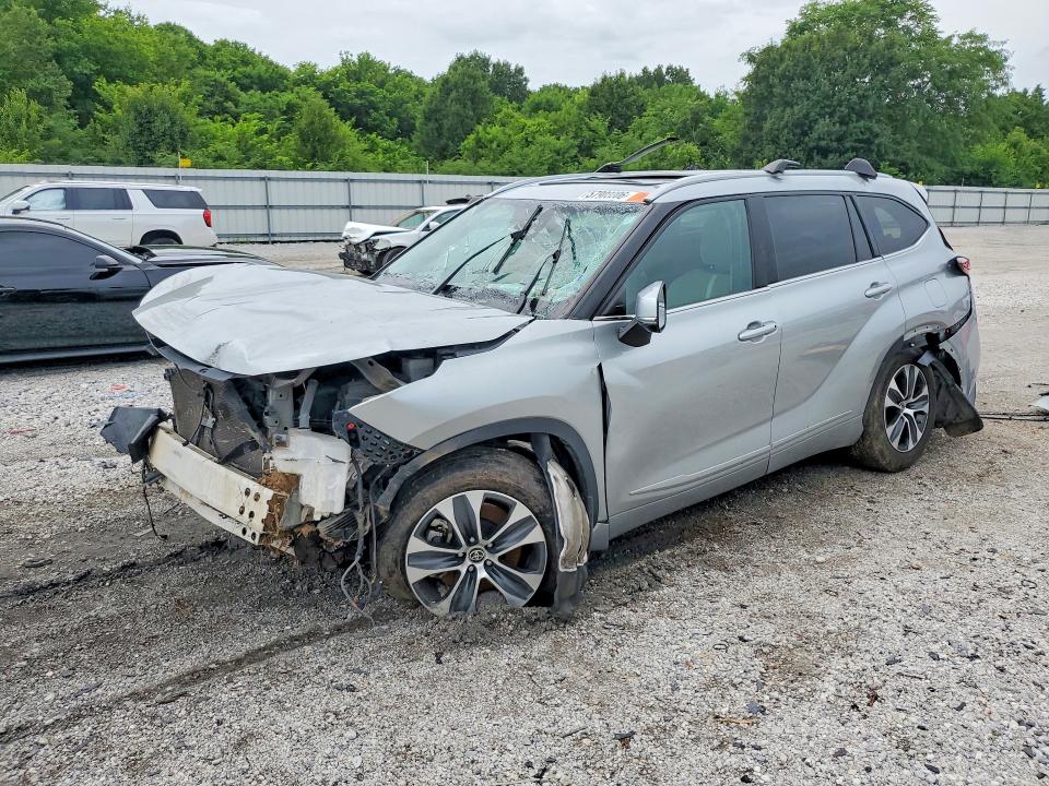 2022 Toyota Highlander მანქანა იყიდება აუქციონზე, vin: 5TDGZRBH9NS583233, აუქციონის ნომერი: 57903206