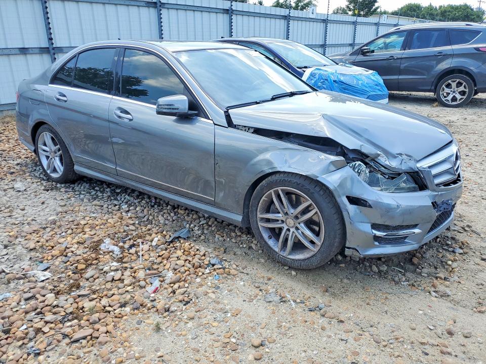 Продажа на аукционе авто 2013 Mercedes-benz C, vin: WDDGF8AB0DG020506, номер лота: 57773506
