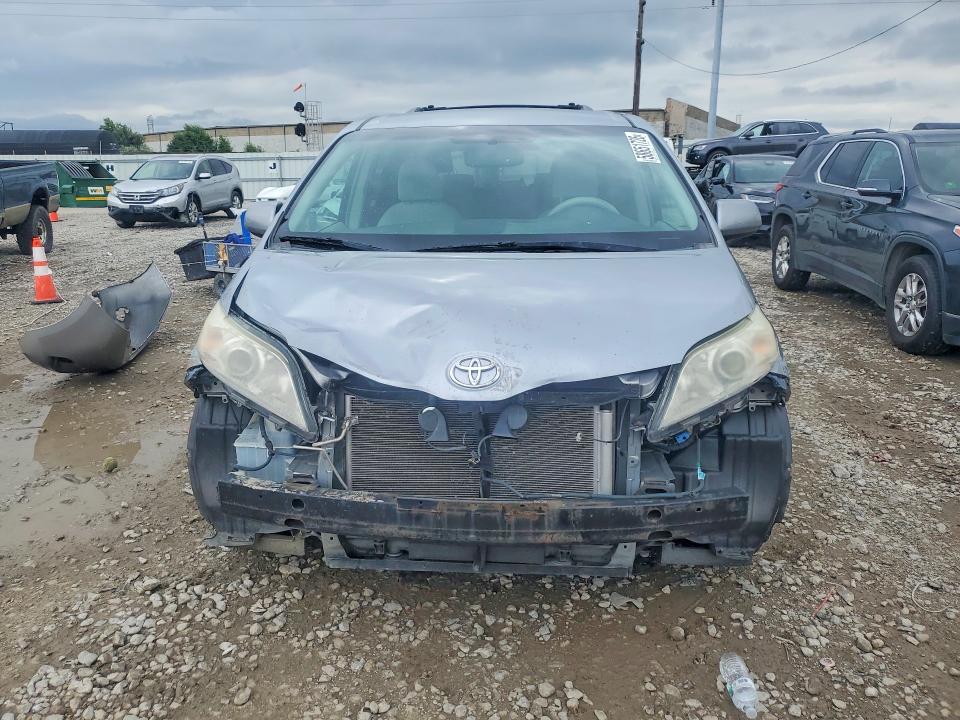 Aukcja sprzedaży 2011 Toyota Sienna, vin: 5TDKK3DC0BS158833, numer aukcji: 58651726