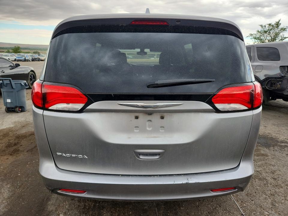 58220826 :رقم المزاد ، 2C4RC1CG0HR597939 vin ، 2017 Chrysler Pacifica مزاد بيع