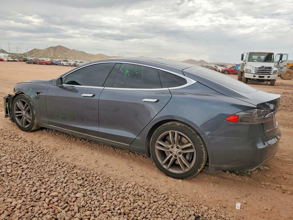 2014 Tesla Model S მანქანა იყიდება აუქციონზე, vin: 5YJSA1S10EFP50363, აუქციონის ნომერი: 58306286