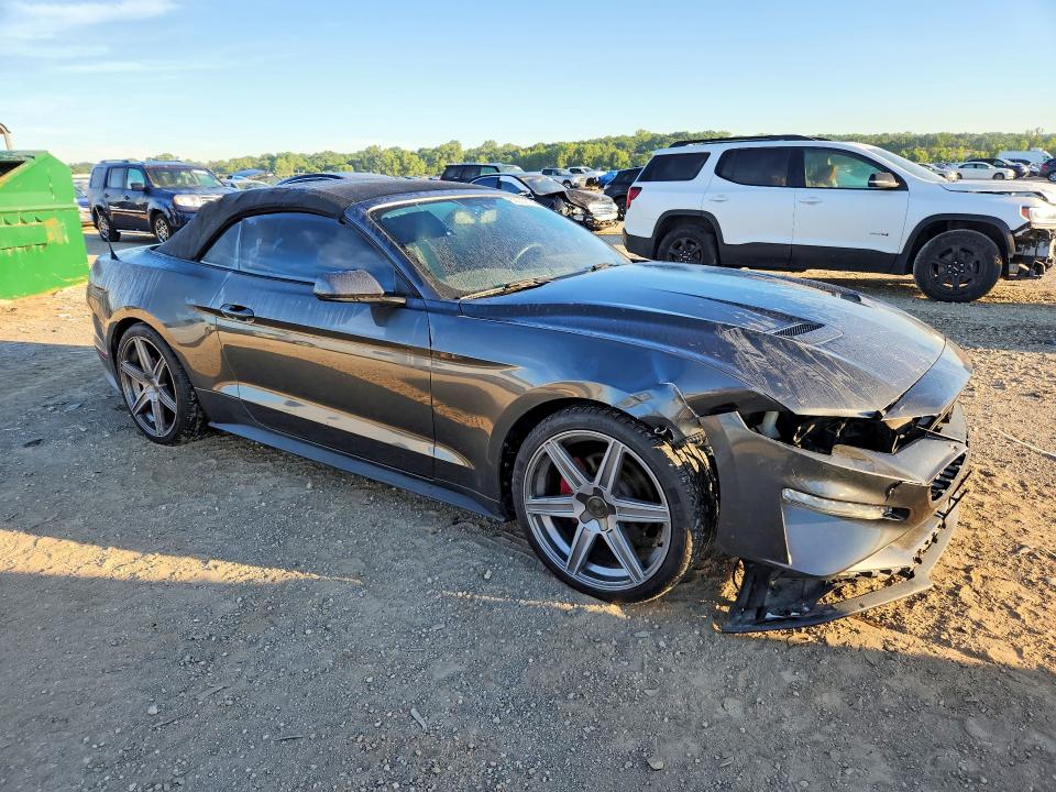 58300876 :رقم المزاد ، 1FATP8UH7J5109007 vin ، 2018 Ford Mustang مزاد بيع