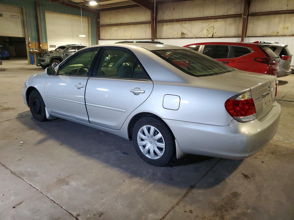 55772006 :رقم المزاد ، 4T1BE32K95U567331 vin ، 2005 Toyt Camry مزاد بيع