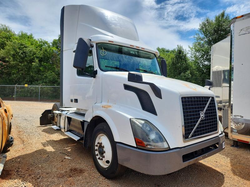 2017 Volvo Vnl მანქანა იყიდება აუქციონზე, vin: 4V4N39TG9HN988098, აუქციონის ნომერი: 53844446