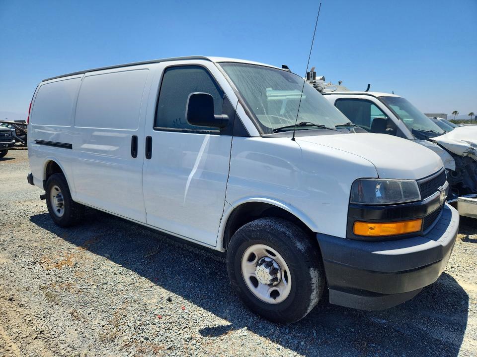 55821706 :رقم المزاد ، 1GCWGAF70M1153140 vin ، 2021 Chevrolet Express G2500 مزاد بيع