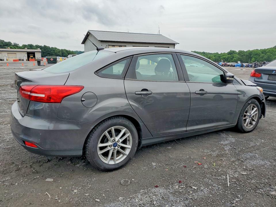 59113076 :رقم المزاد ، 1FADP3F2XFL229452 vin ، 2015 Ford Focus مزاد بيع